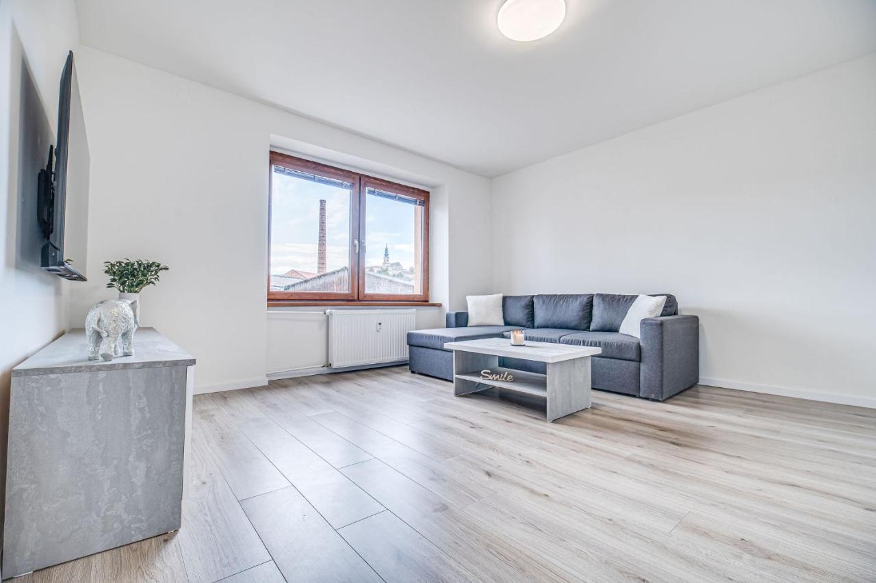 Nitra Castle Suite - Modern Elegance & Serenity מראה חיצוני תמונה