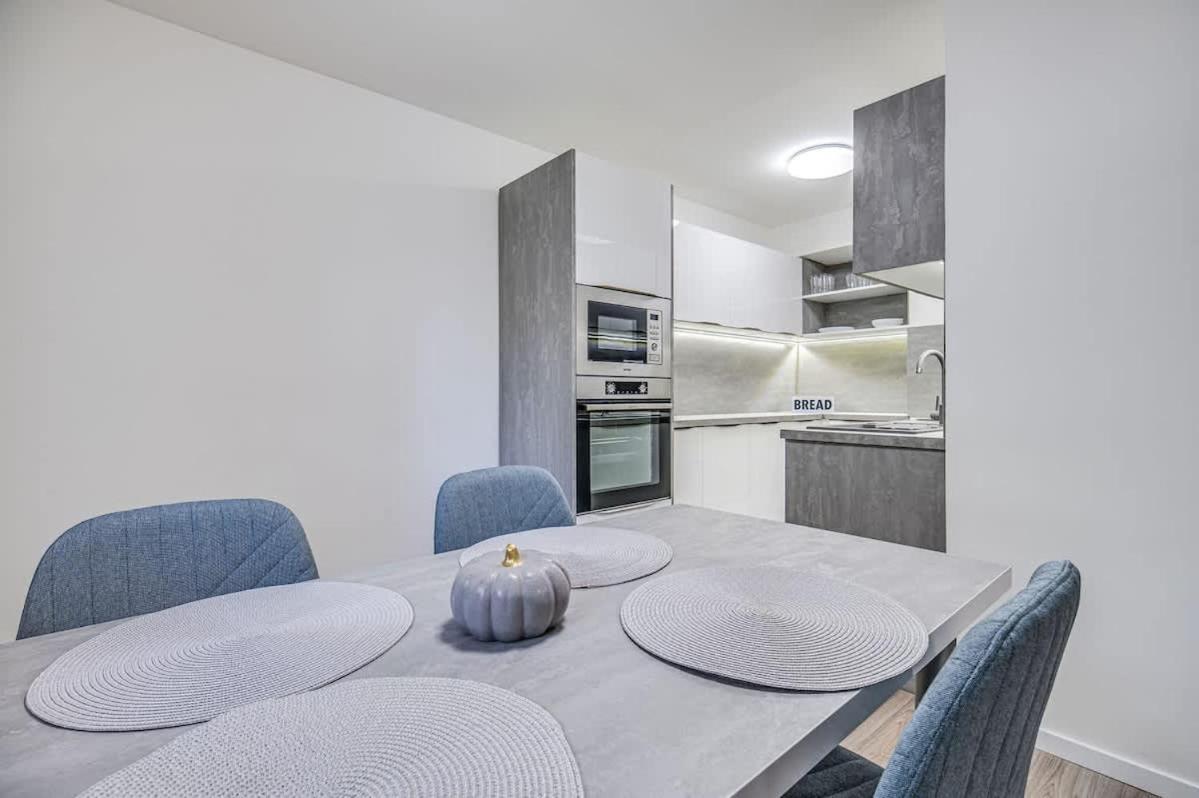 Nitra Castle Suite - Modern Elegance & Serenity מראה חיצוני תמונה