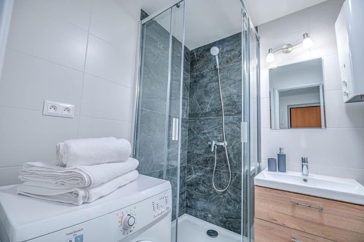 Nitra Castle Suite - Modern Elegance & Serenity מראה חיצוני תמונה